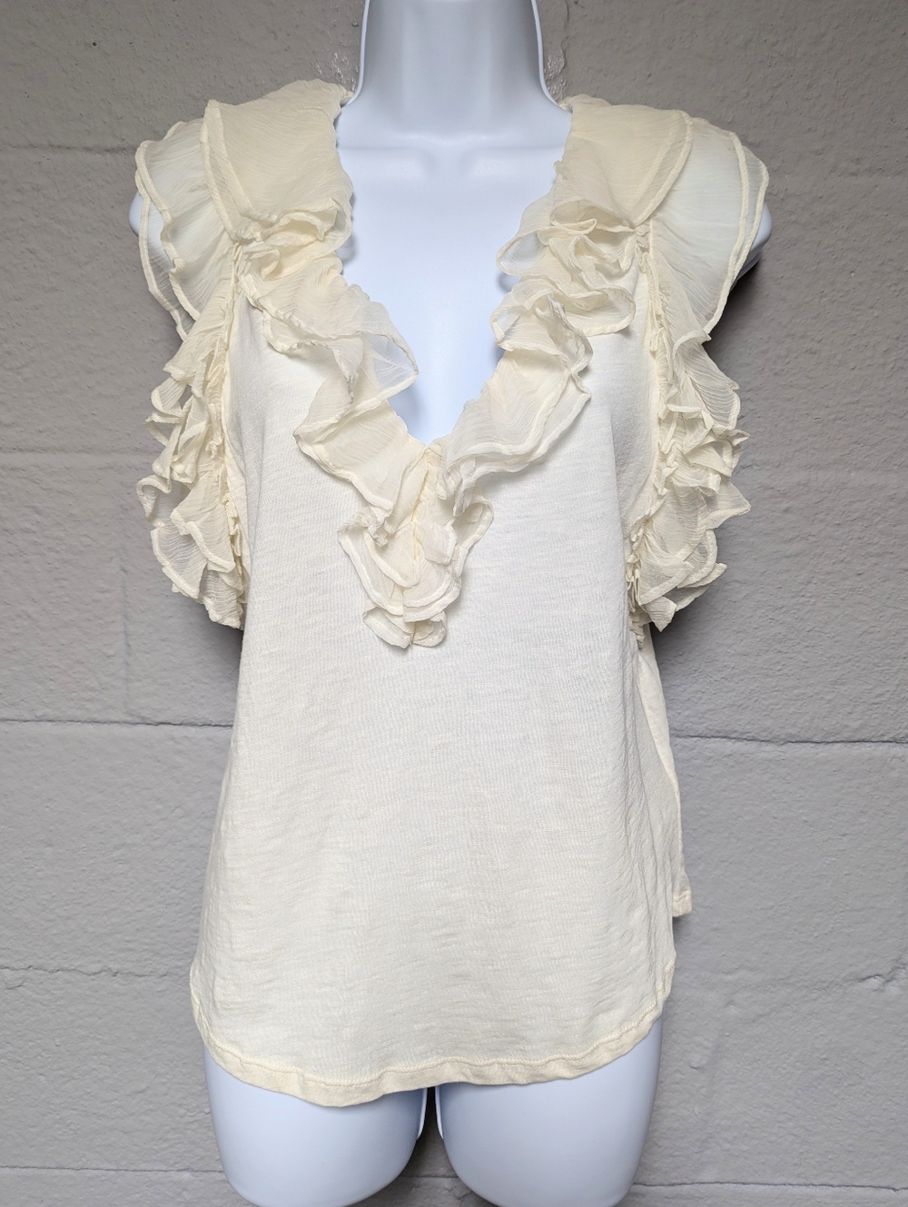 By Anthropologie Ruffle Top Size M Ivory Sleeveless